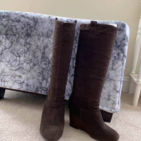 Boots - Picture 2 of 4